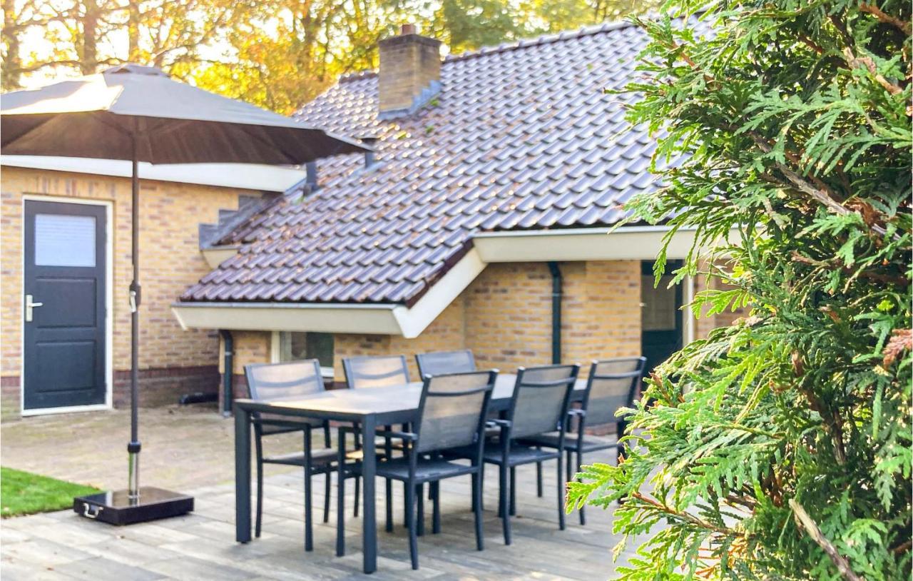 Nice Home In Putten With Kitchen Eksteriør billede