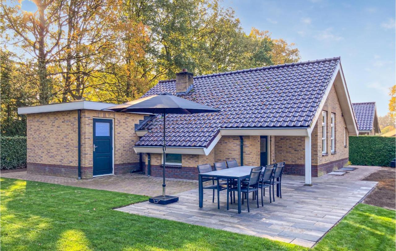 Nice Home In Putten With Kitchen Eksteriør billede